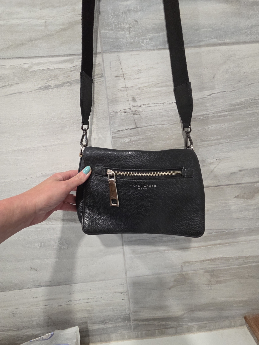 Marc Jacobs Black Gotham Small Leather Crossbody Shoulder Bag M0008278